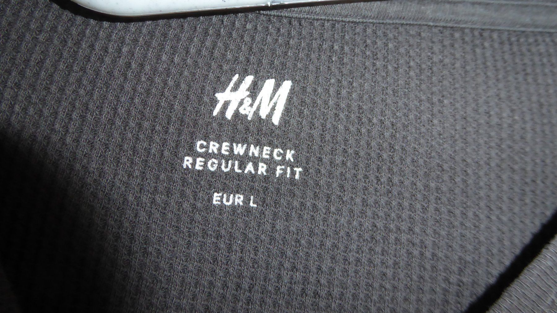 H&M Pullover & Sweatshirts: Herren Pullover Gr L H&M Antrazit grau – Gebraucht aus Sargans von Benziner 1