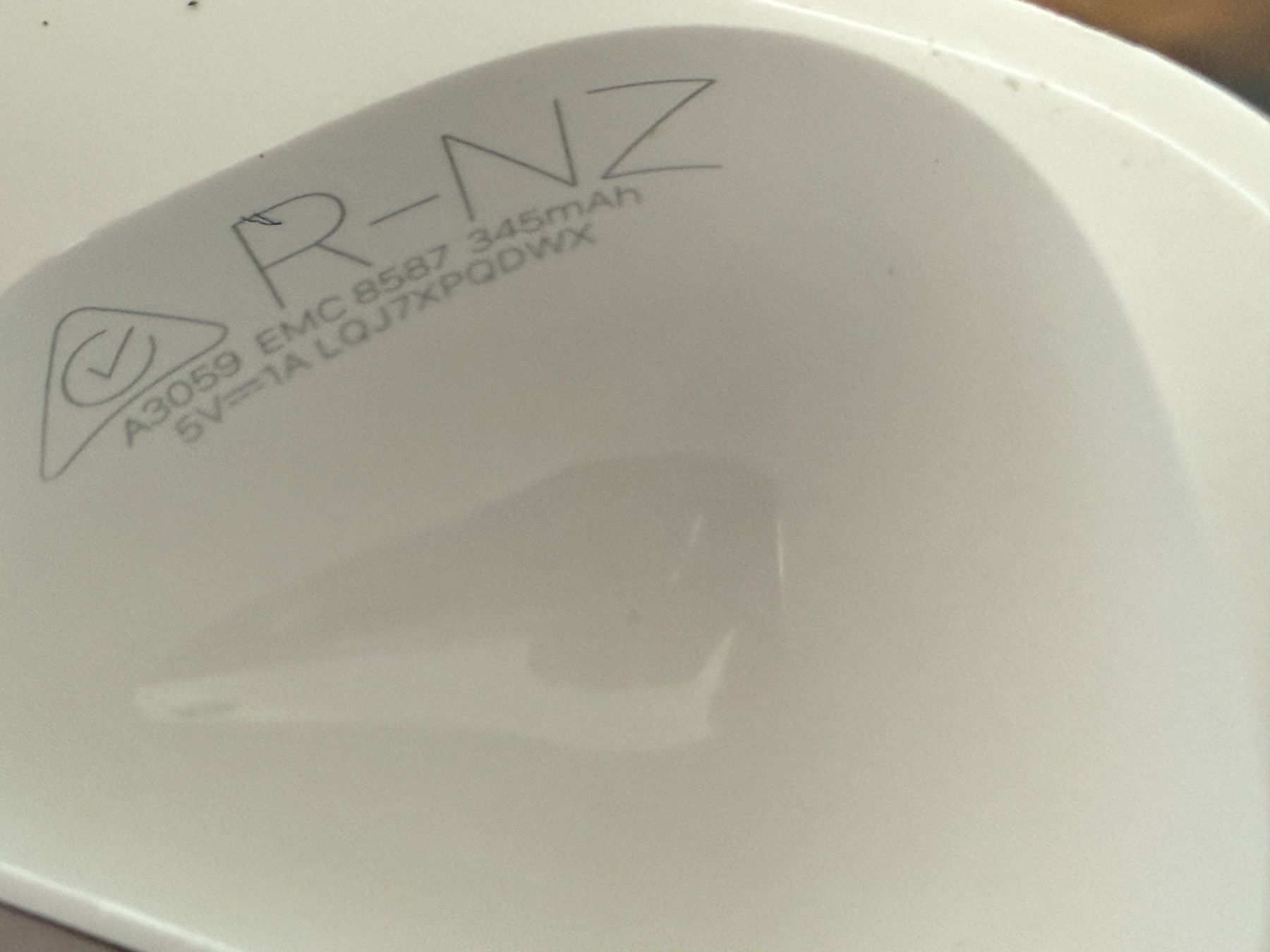Apple Cuffie: APPLE AirPods 4 Charging Case ANC – Usato da Lausanne venduto da Nine1982 3