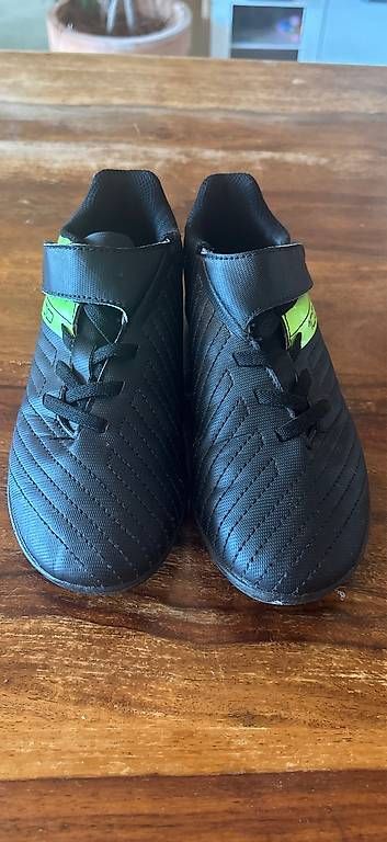 Scarpe per ragazzi: Fußballschuhe Kipsta 33 – Usato da Tegna venduto da JenTimo 1