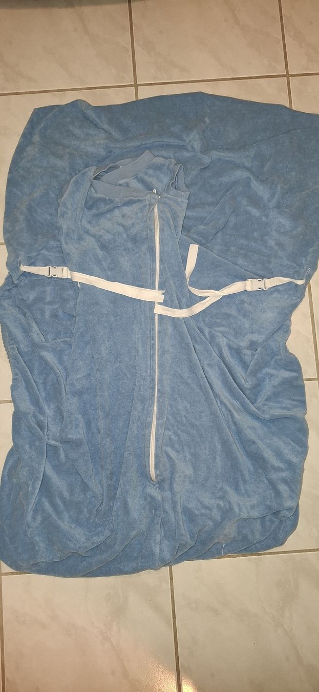 Zewi Coperte: Zewi-Fixdecke Dunkelblau 70x 140cm – Usato da Zuzwil SG venduto da Zerospin