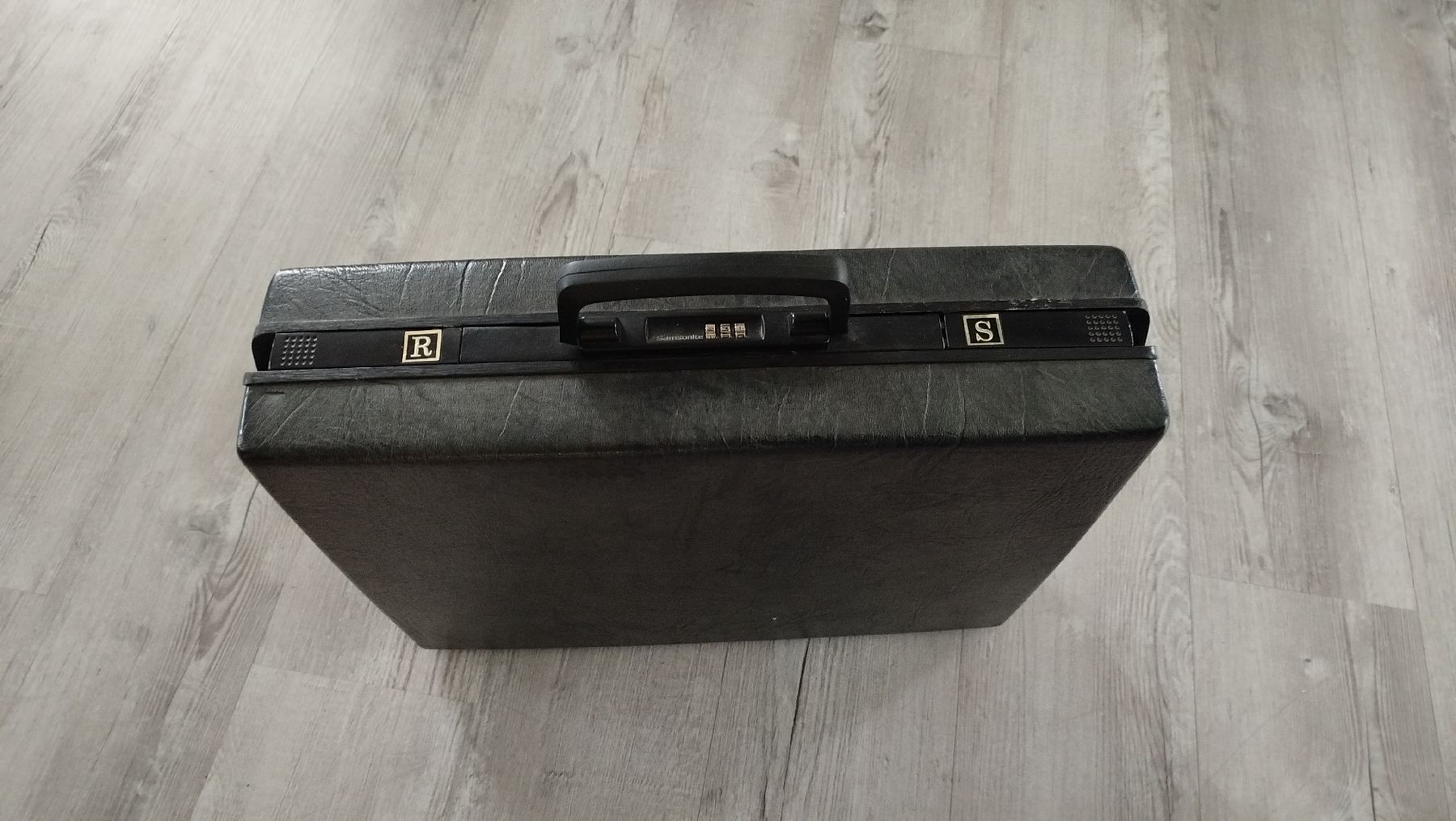 Samsonite Valigie: älterer, robuster Aktenkoffer Samsonite – Usato da Glashütten venduto da lightmoon