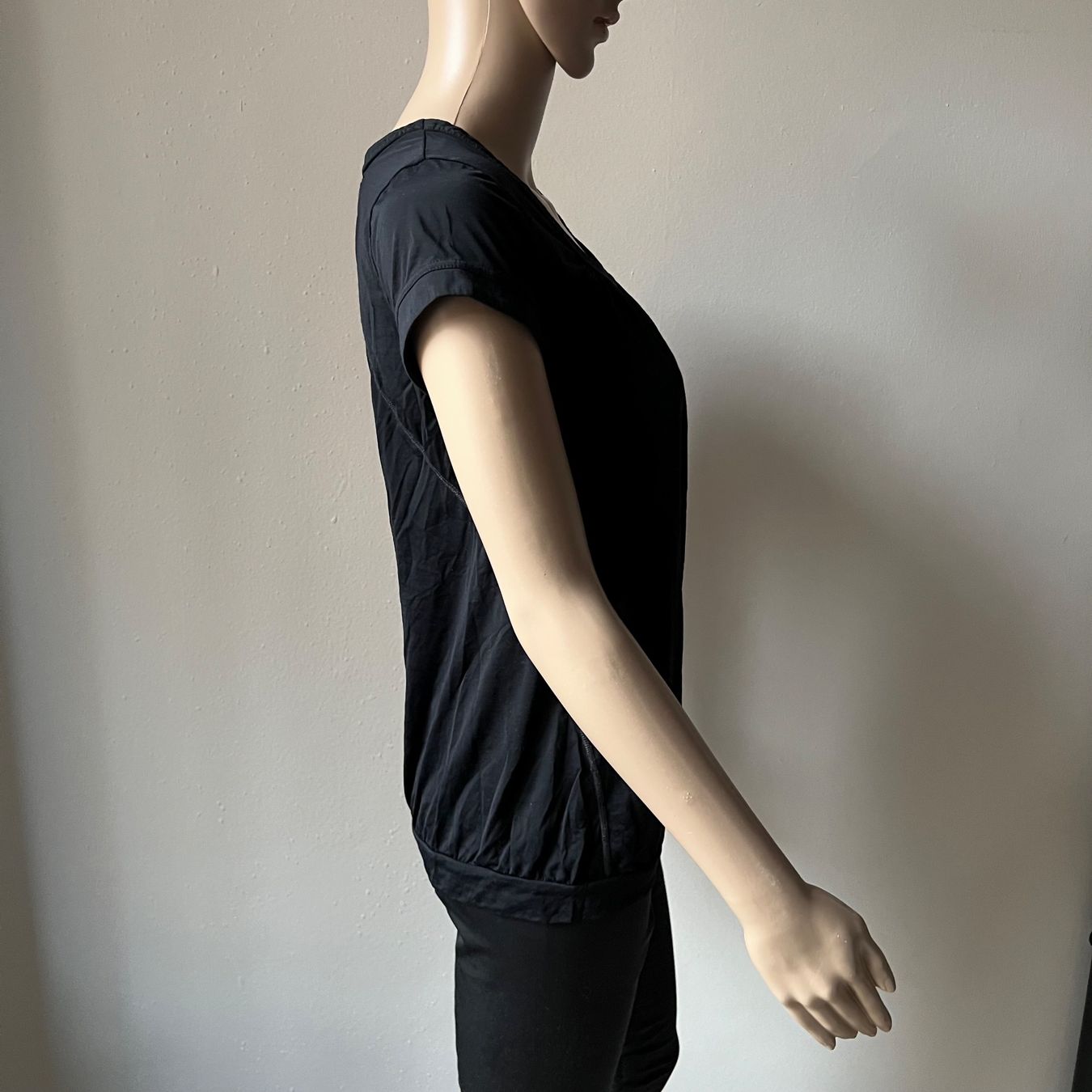 Peak Performance T-shirt: PEAK PERFORMANCE T-Shirt 🖤 – Usato da Zürich venduto da ClosetQueen 4