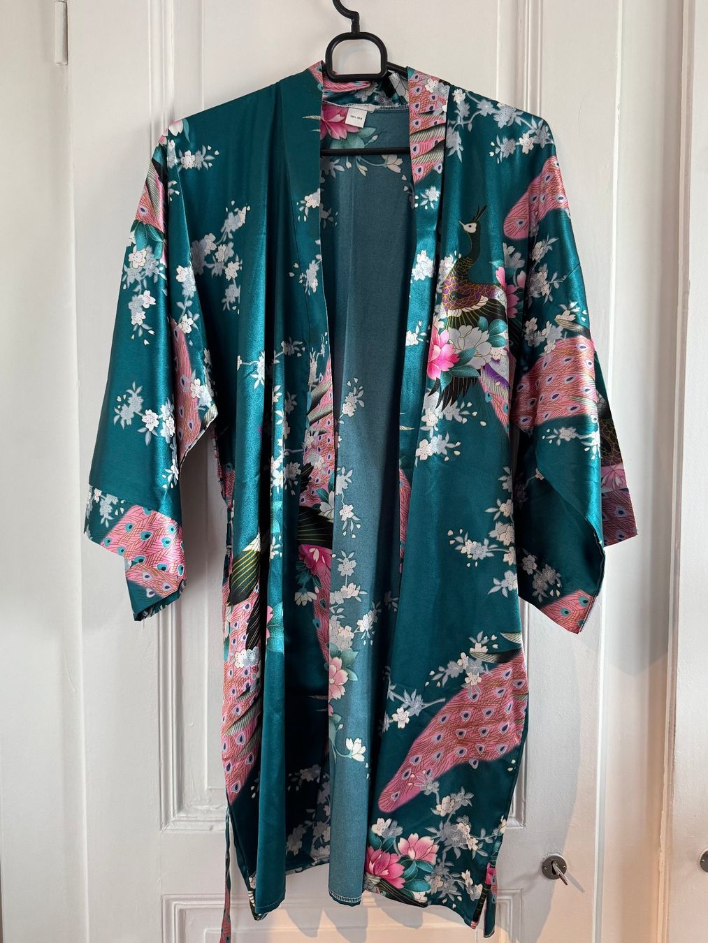 Arte internazionale: Morgenmantel Damen Peacock Print – Nuovo (secondo la descrizione) da Nidau venduto da biasutti