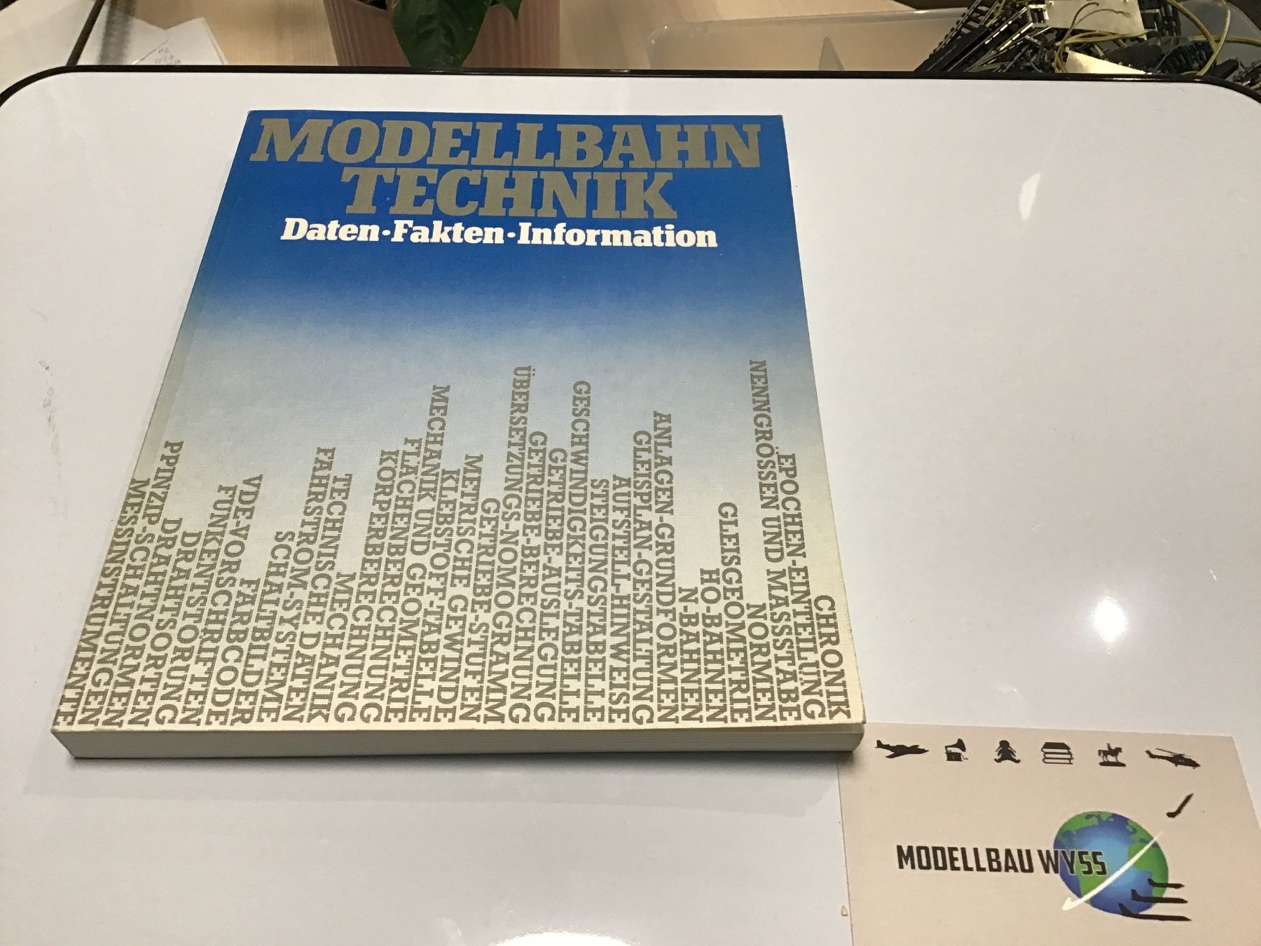 Libri: Modellbahn Technik Daten-Fakten-Informationen – Usato da Männedorf venduto da Modelle-aller-Art