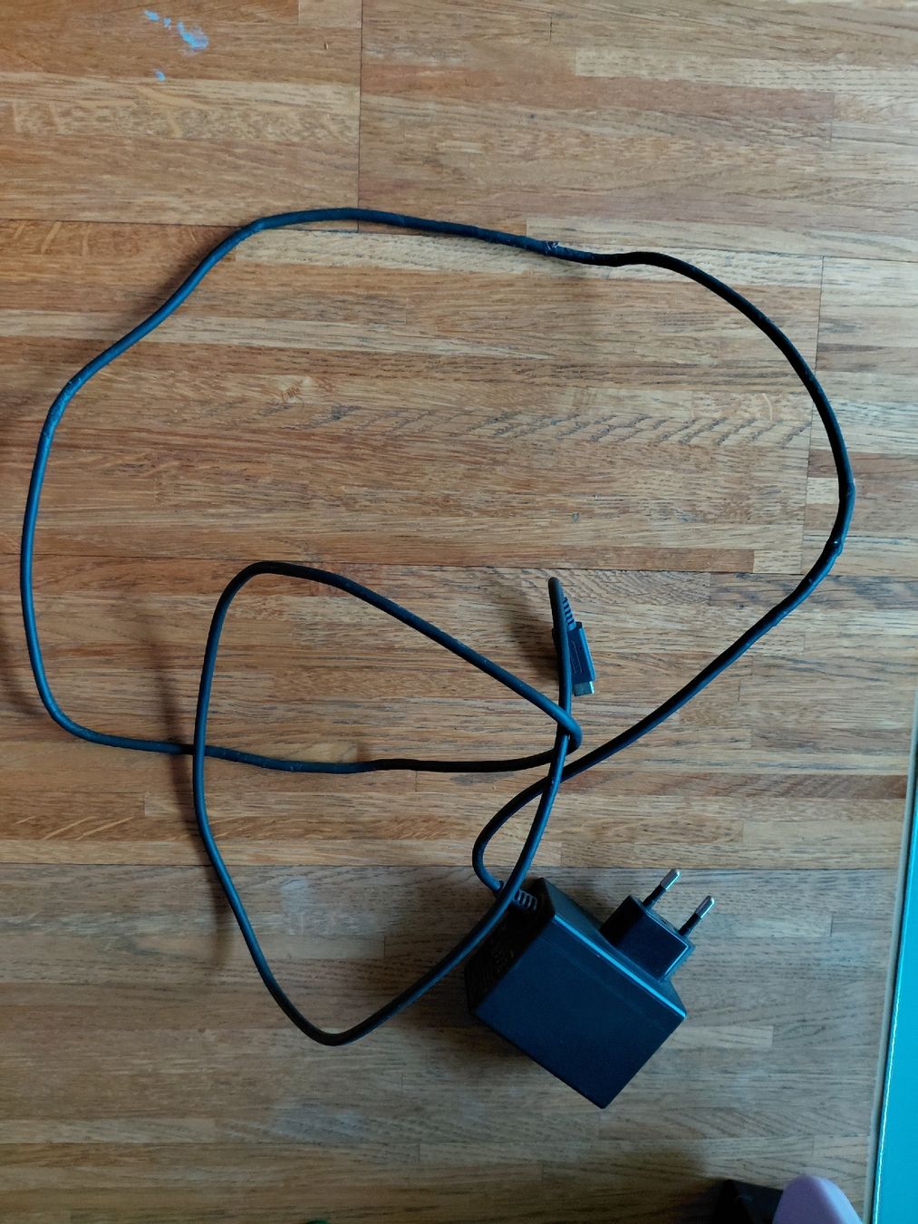 Nintendo Console: Nintendo Switch inkl. Dock und Netzteil – Usato da Zürich venduto da poeschoo 4