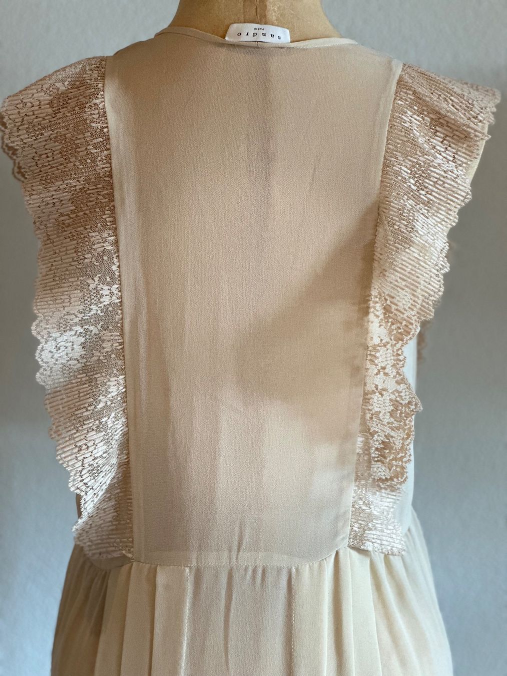 Sandro Vestiti: Sandro Kleid- Beige gr. 38 – Nuovo (secondo la descrizione) da Bern venduto da Marie_B21 3