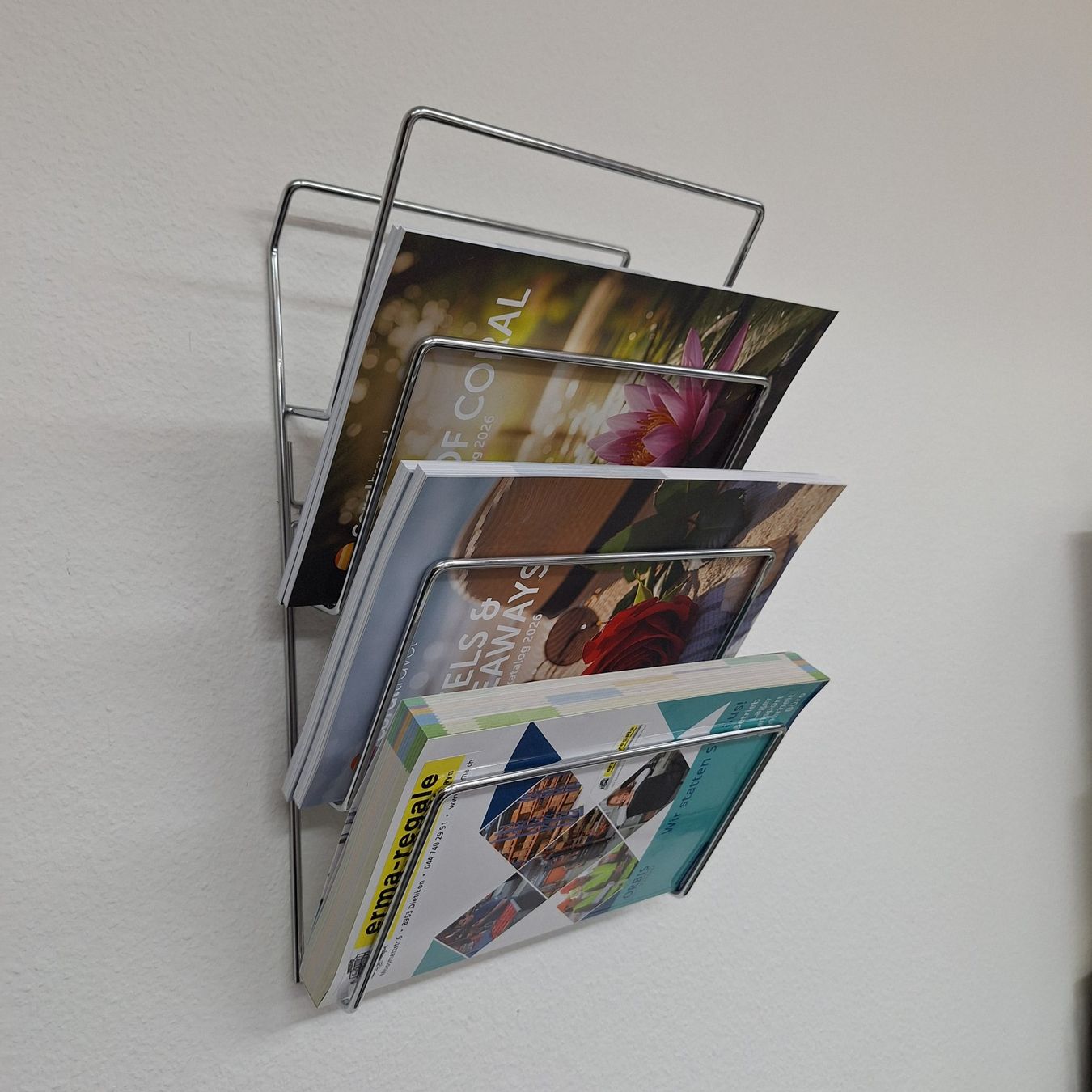 Étagères: Wand-Zeitungshalter verchromt, 4 Fächer – Neuf (Voir description) à Spreitenbach par ric_hyq6 2