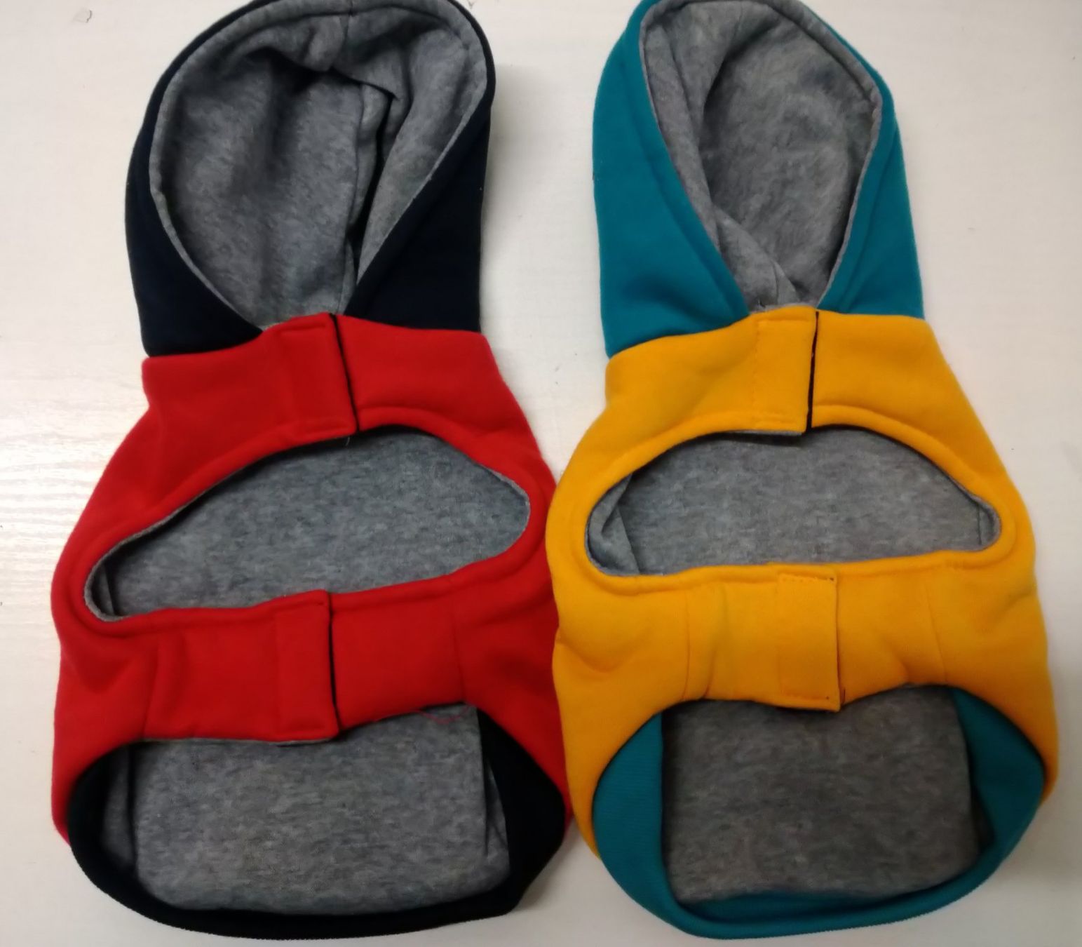Abbigliamento: Hunde Jacke neu 2x – Nuovo (secondo la descrizione) da hombrechtikon venduto da Marijo 1