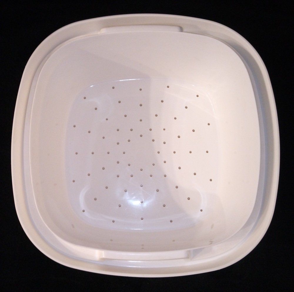 Tupperware Elettrodomestici da cucina: TUPPERWARE Multi Server 3. teilig in Weiss mit blauem Deckel – Usato da Werdenberg venduto da EXA-Secondhand 2