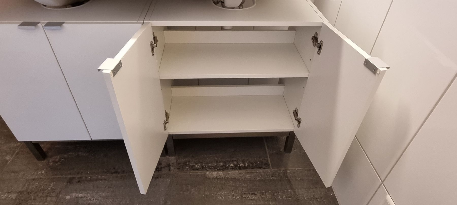 Mobili per bagno: Waschbeckenunterschrank – Usato da Merzligen venduto da cla_6knk 1