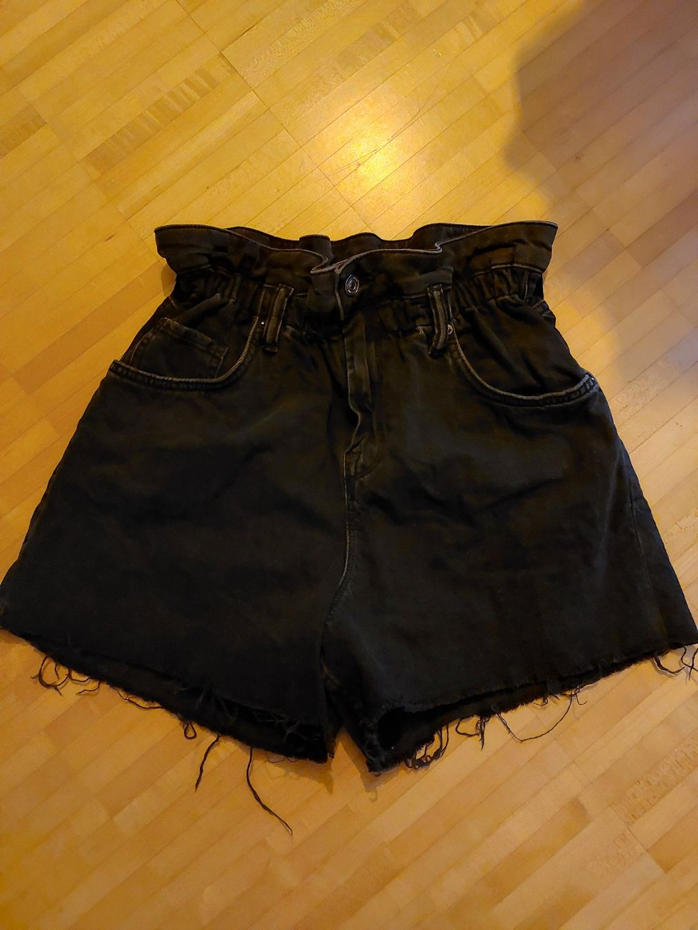 Pantaloni: Coole shorts M (29) – Usato da Zürich venduto da zuz_9qry