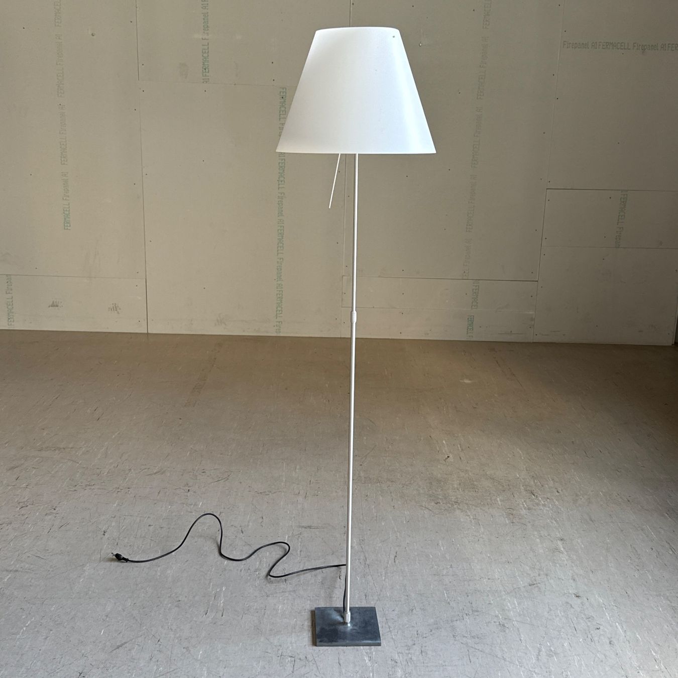 Luceplan Lampes: Constanza Ständerlampe von Luceplan – D'occasion à Bern par Modern-Era