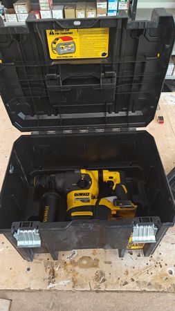 Dewalt Akku Schlagbohrmaschine DCH334