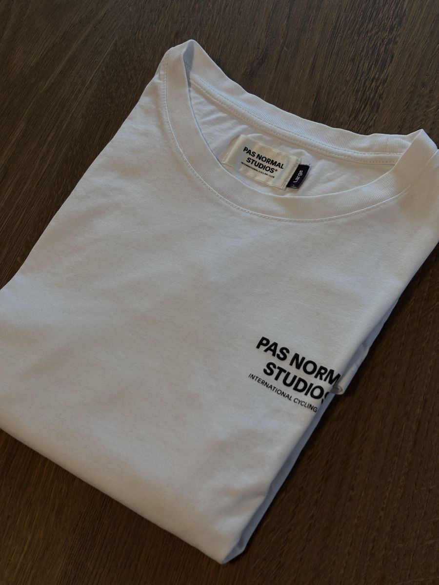Pas Normal Studios T-shirt: PNS Off-race T-shirt – Nuovo (secondo la descrizione) da Mels venduto da exploremore