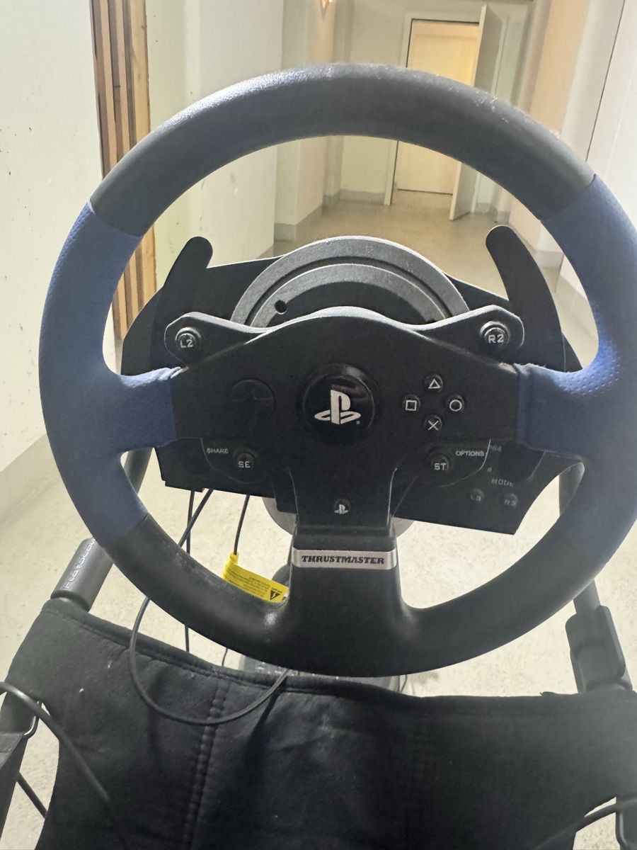 Thrustmaster Controller: Rennspiel Sitz mit Thrustmaster Lenkrad und Pedalen – Usato da Bülach venduto da dan_2cpx 2