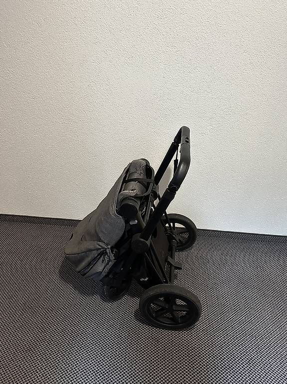 Cybex Carrozzine: Cybex Priam Kinderwagen – Usato da Uster venduto da staernli4 2