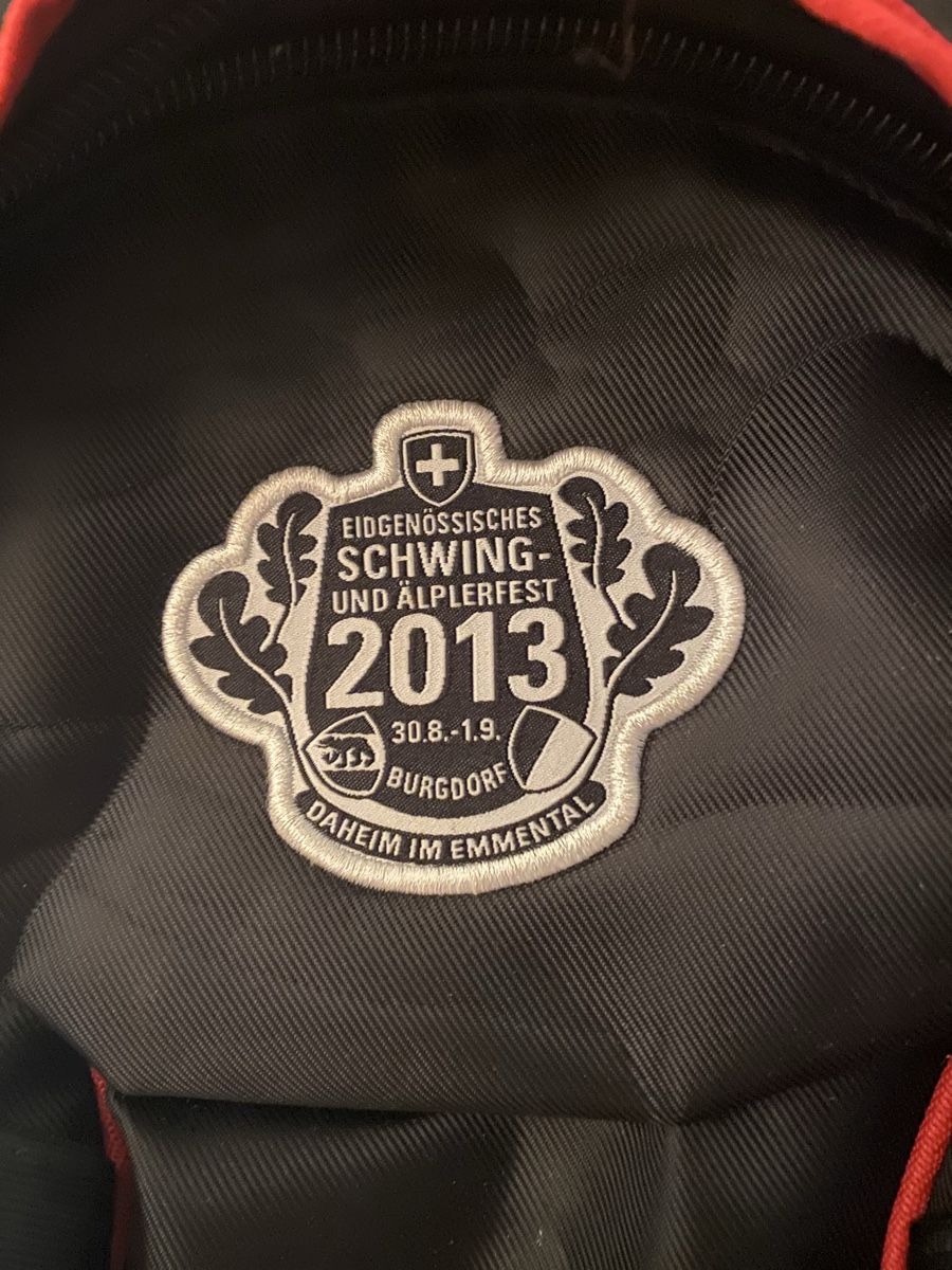 Zaini: Schwingrucksack Schwarz/Rot 2013 – Nuovo (secondo la descrizione) da Allschwil venduto da Deal_Tiger99 1
