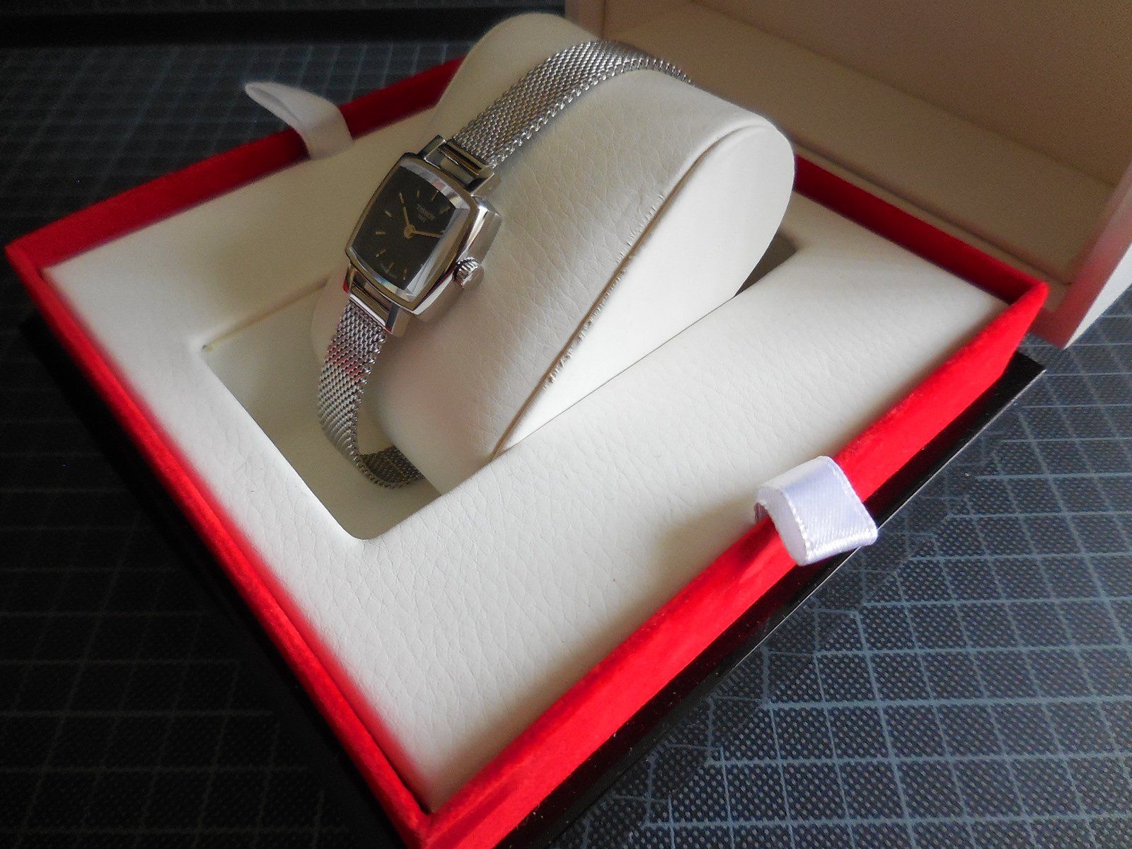 Tissot Orologi: TISSOT Square, quarz – Nuovo e nell'imballaggio originale da Waldstatt venduto da 37bernhard79 2