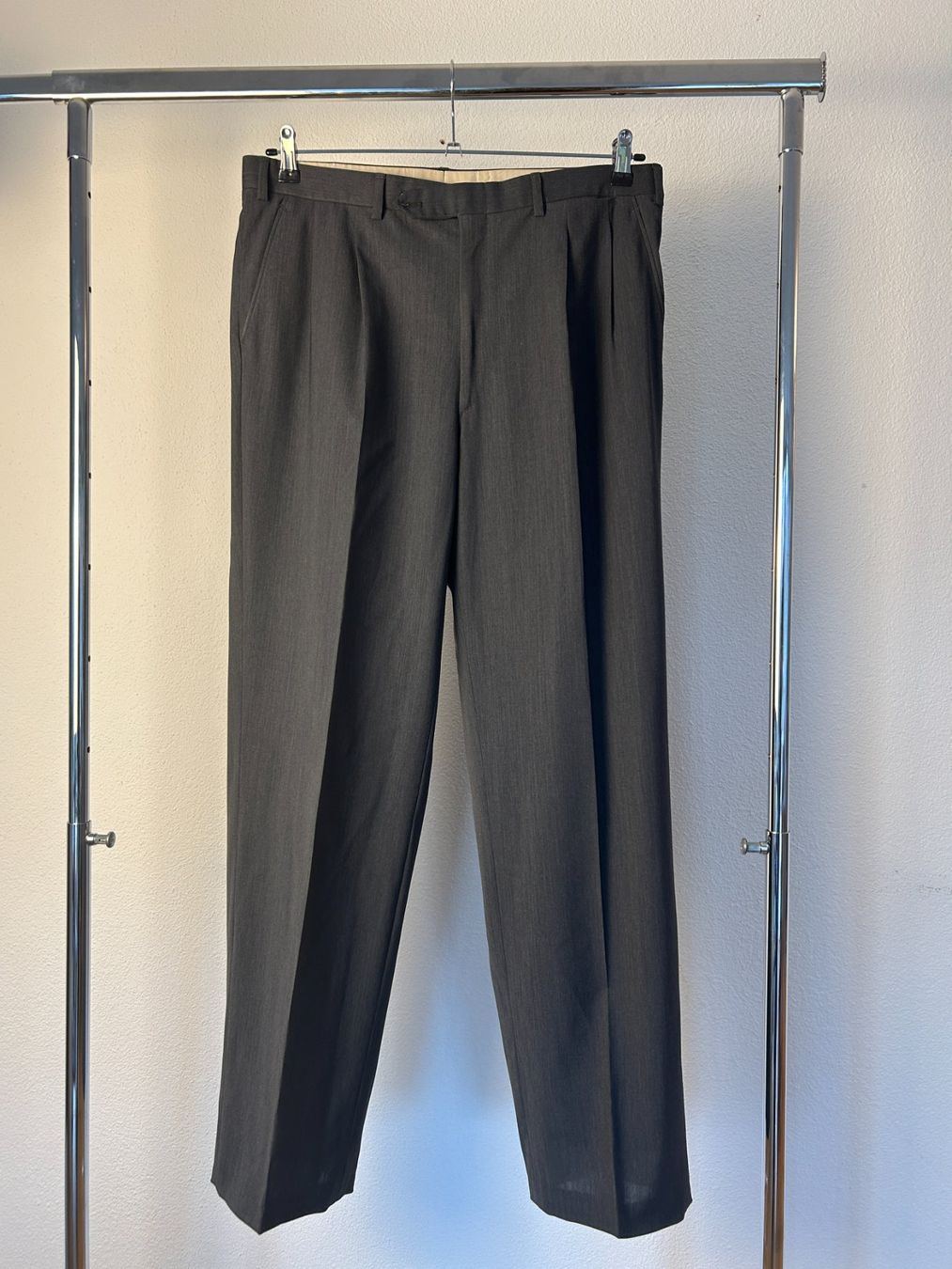 Brioni Hosen: Brioni Grey Wool Trouser – Gebraucht aus Bern von kurtikobolt74