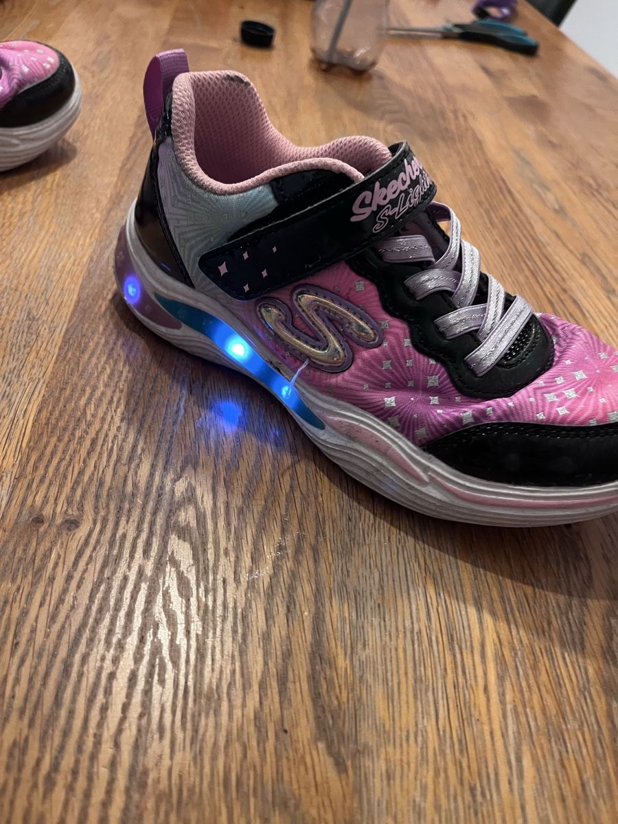 Skechers Scarpe per ragazze: Skechers S-Lights Gr.32, Mädchen Schuhe – Usato da Reiden venduto da babsiontour 2