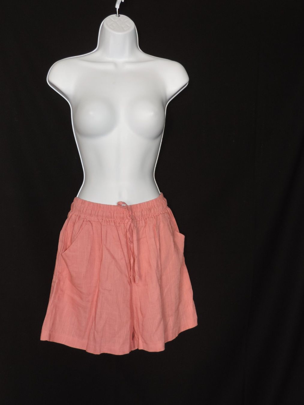 Pantalons: short rose – D'occasion à Genève par Axelle333 3