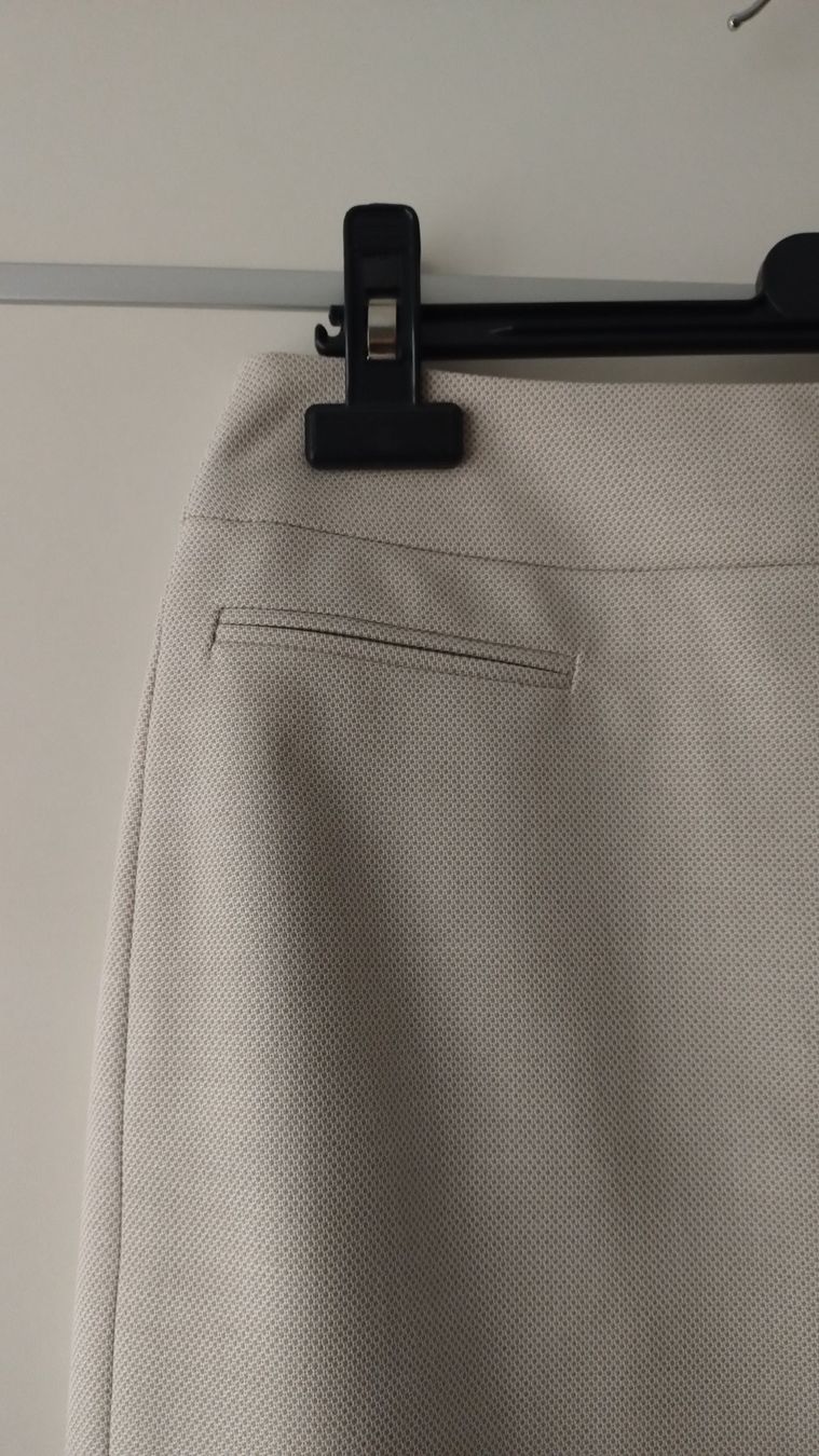 Gerry Weber Gonne: Neuer Rock von Gerry Weber – Nuovo (secondo la descrizione) da Frauenfeld venduto da Tropariana 1