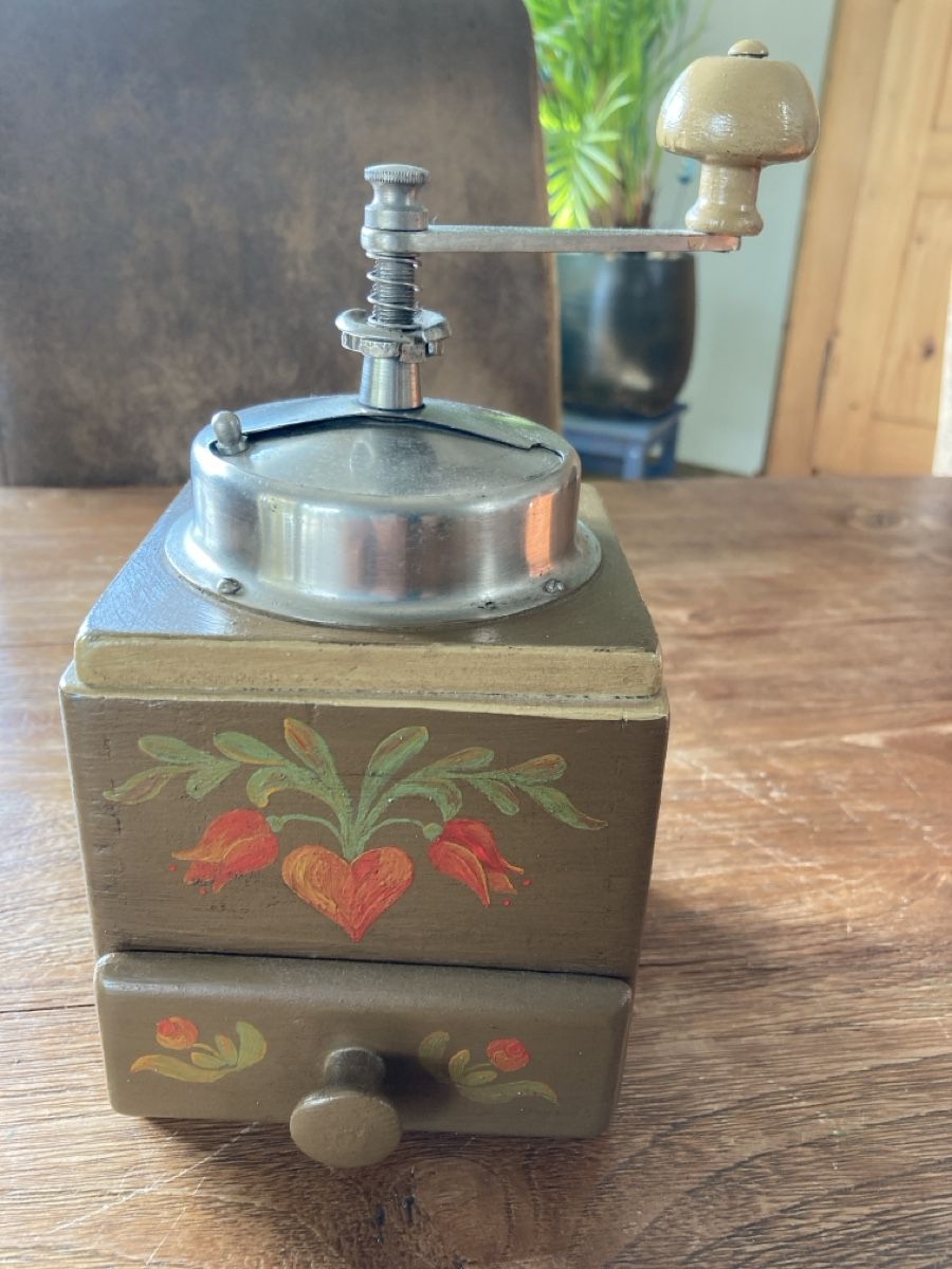Elettrodomestici da cucina: Antike Kaffeemühle. Shabby Chic Style! – Usato da Besenbüren venduto da sunnyringo
