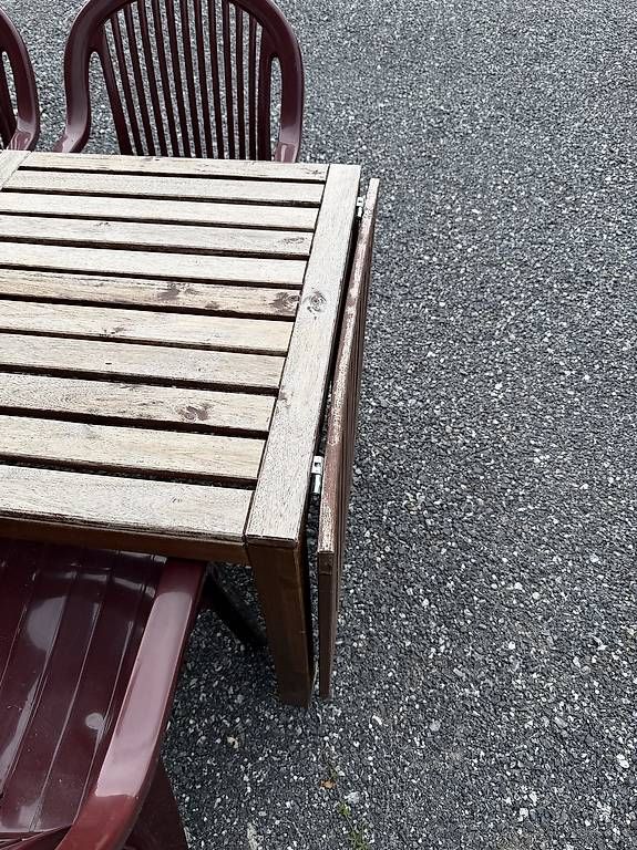 Set de table et chaises: Gartentisch und Stühle  – D'occasion à Brienz BE par soto718 2