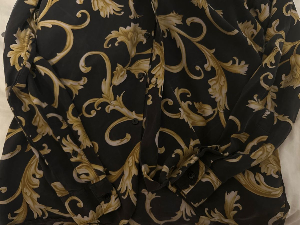 Versace Blusen: Chemise Versace excellent état taille 38 – Gebraucht aus Grand-Lancy von lau_5krj 2