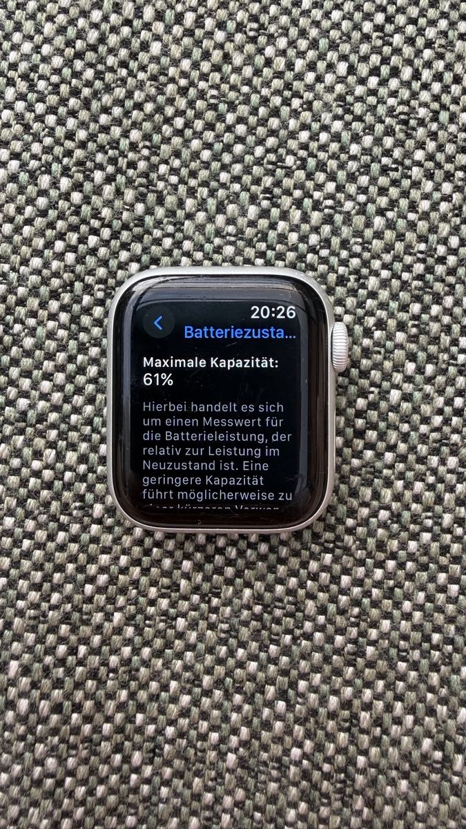 Apple Smartwatch: Apple Watch Series 4 Aluminium 40mm – Gebraucht aus Volketswil von PhilipKa 3