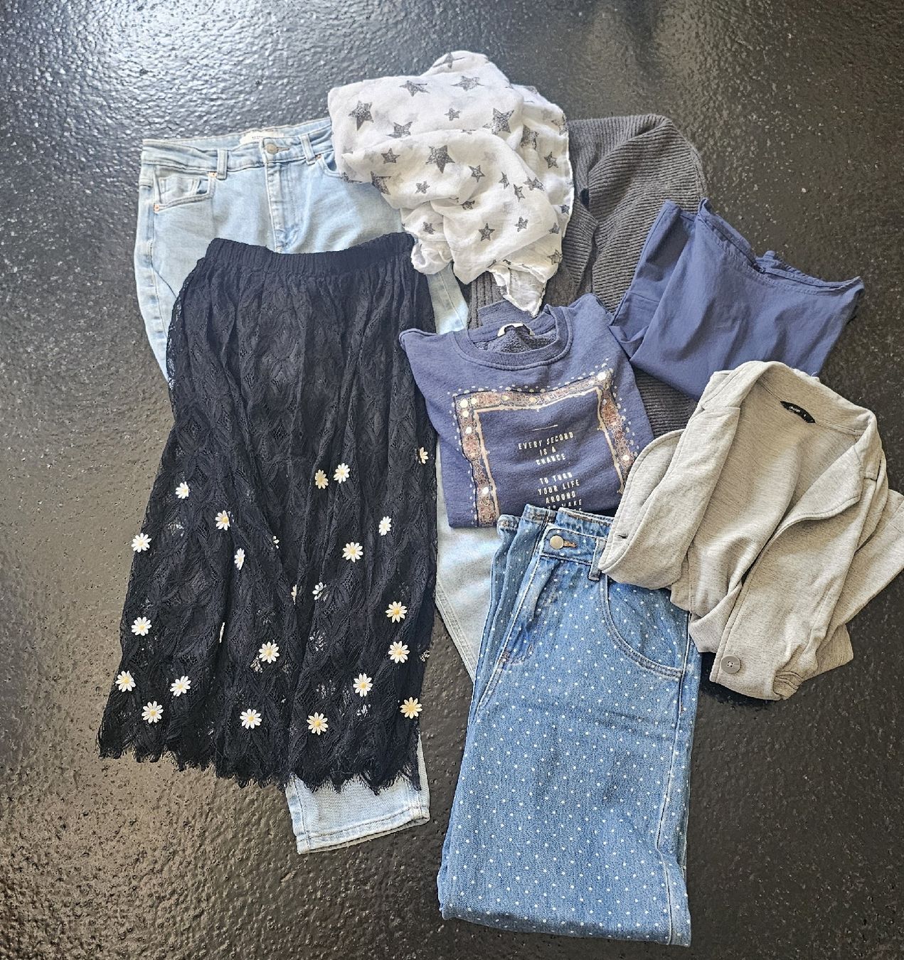 Kleiderpakete: Kleiderpaket Damen Grösse S Jeans Rock Pullover Jacke etc. – Gebraucht aus Zürich von ZH-Vintage