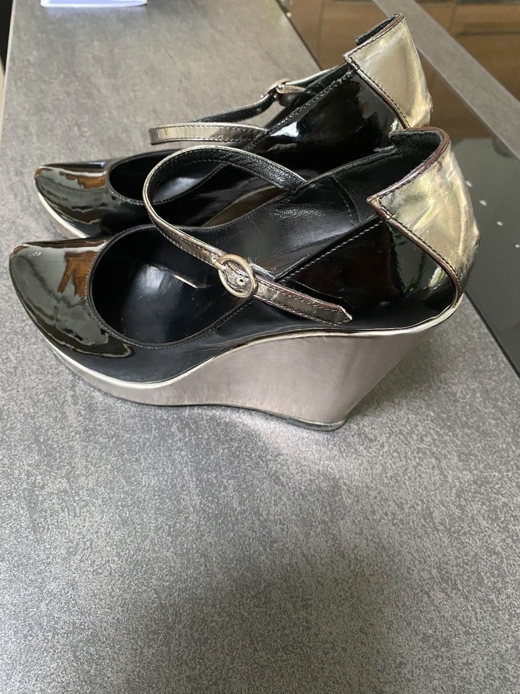 Scarpe da donna: Chaussures compensées vernis  T37 – Usato da Porrentruy venduto da SYANKA 1