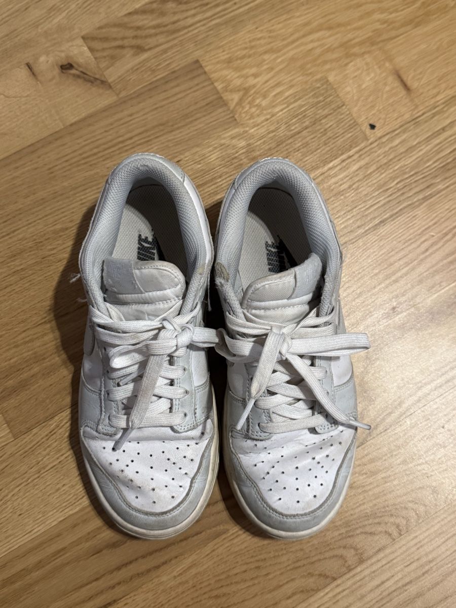 Nike Chaussures femmes: Nike Dunks, Grösse 37.5 – D'occasion à Kleinandelfingen par les_gb7w