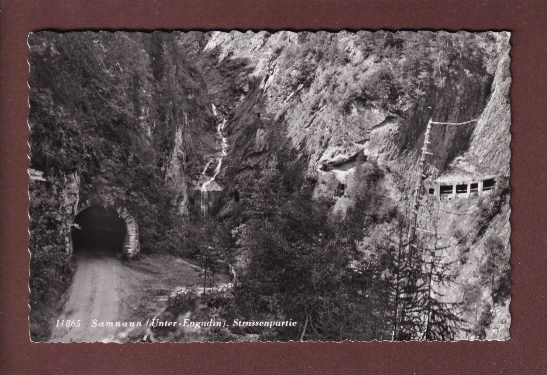Cartoline postali: SAMNAUN - Strassenpartie – Usato da Pully venduto da nicecards