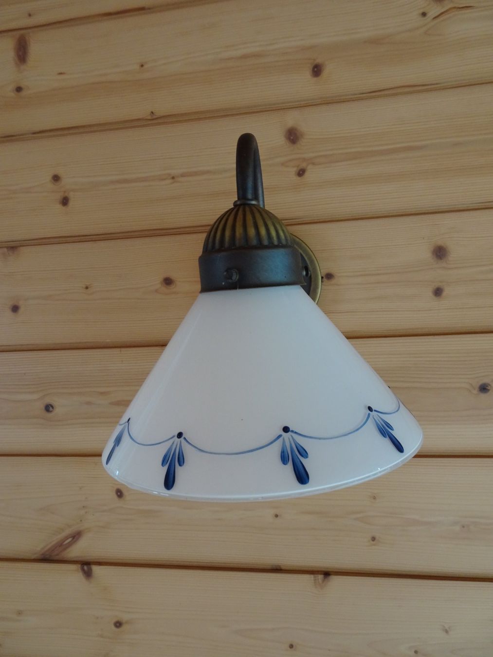 Lampen: Wandleuchte und Doppel-Pendel-Leuchte – Gebraucht aus Oberwangen b. Bern von est_d8gf