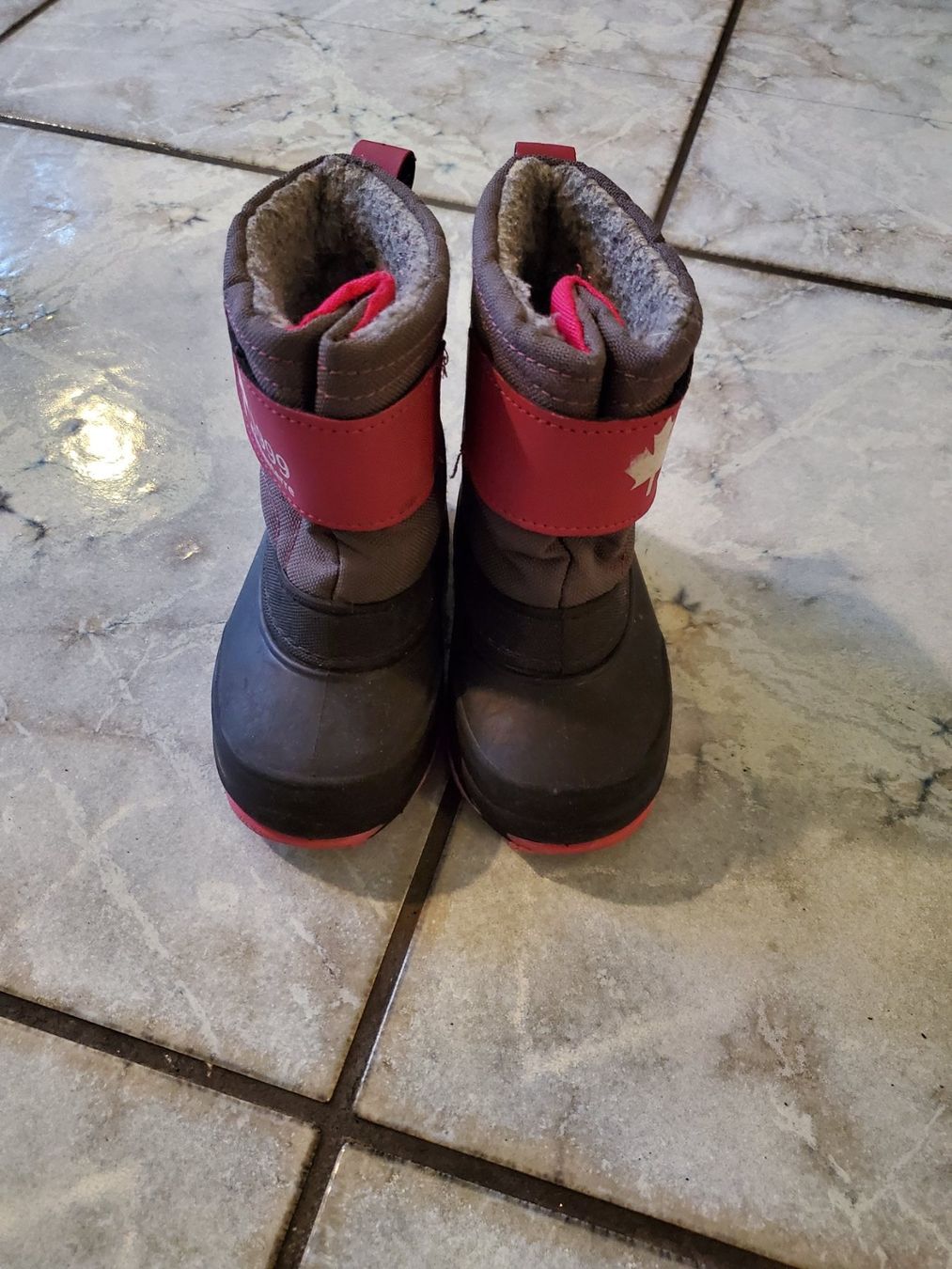 Scarpe per ragazze: Winter Schuhe von Elementerre Gr 22/23 Mädchen – Usato da Dättwil AG venduto da Globetrotter2000