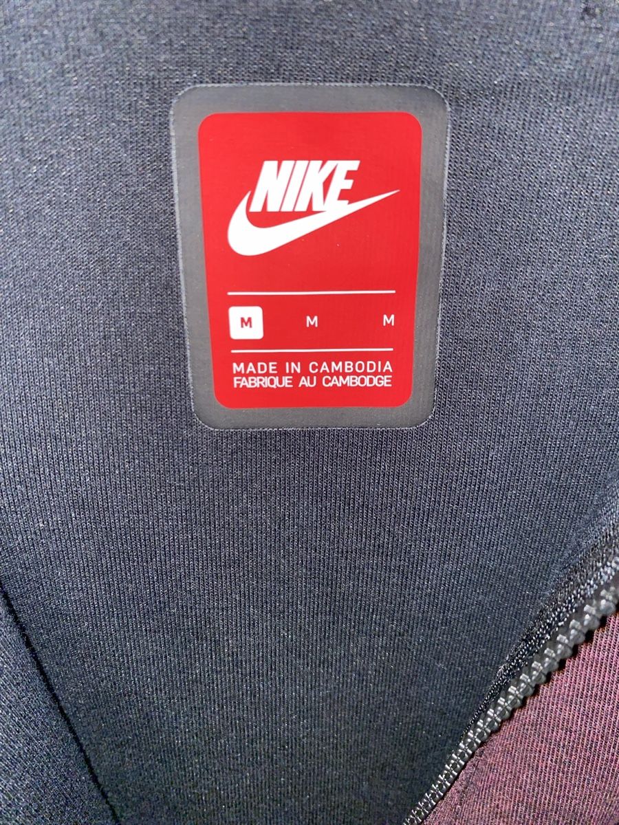 Nike Tops: Nike - Sweat à capuche T. M – Neu (gemäss Beschreibung) aus Genève von TheMattiBoutique 4
