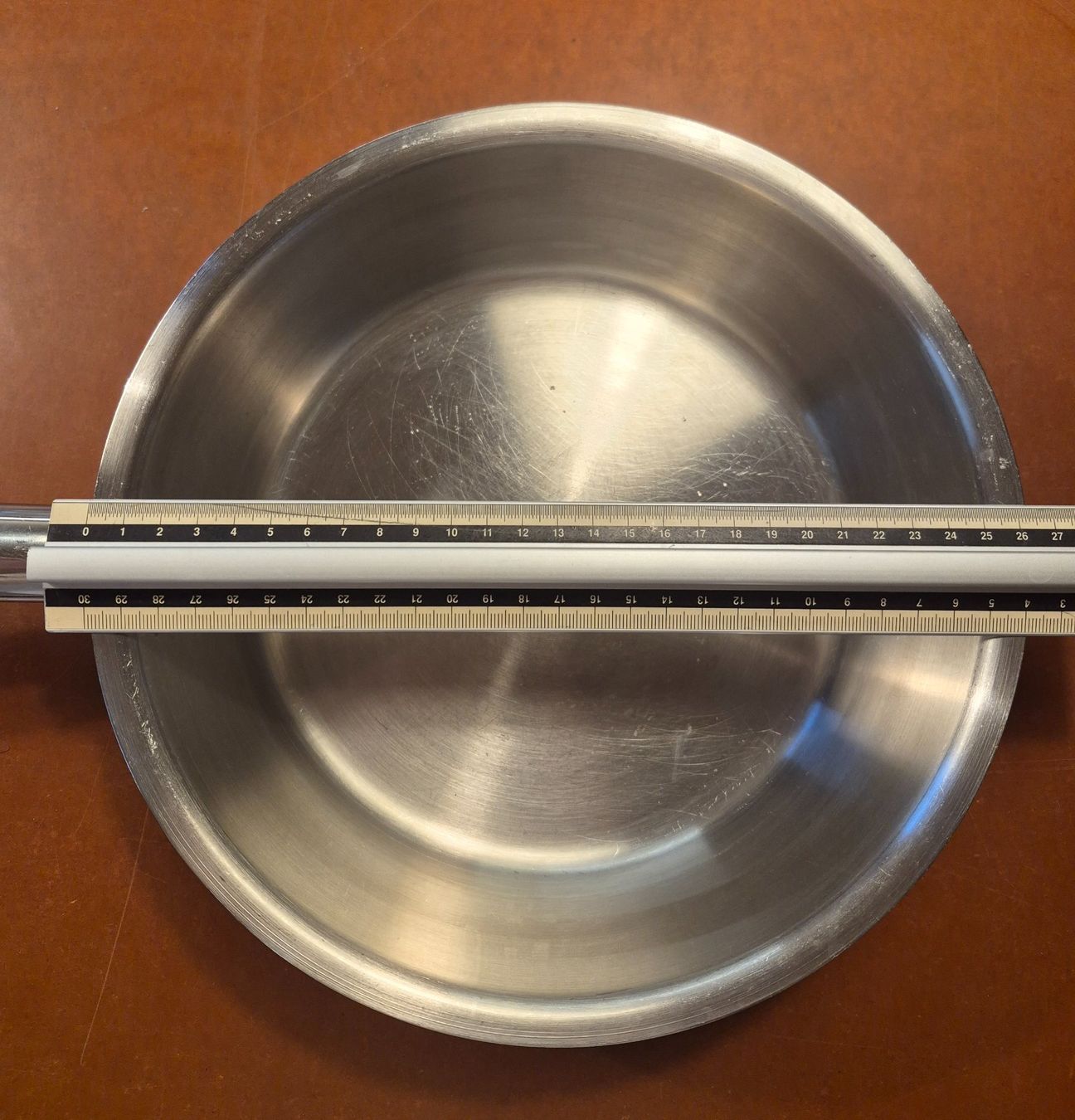 Padelle: Edelstahlpfanne 24 cm Durchmesser – Usato da Küssnacht am Rigi venduto da Hannibal06 1