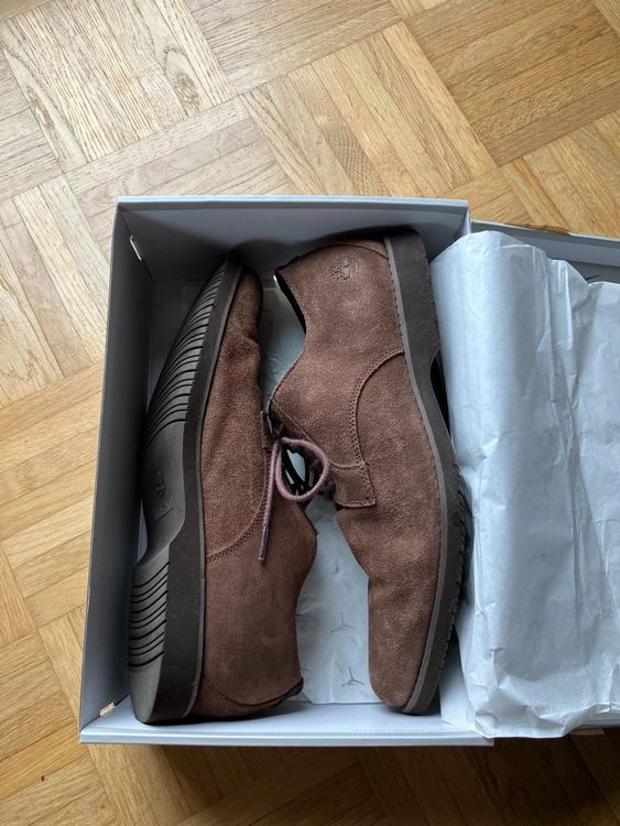 Elegantes Wildlederschuhe Wie Neu Aussehen Lassen Fotos