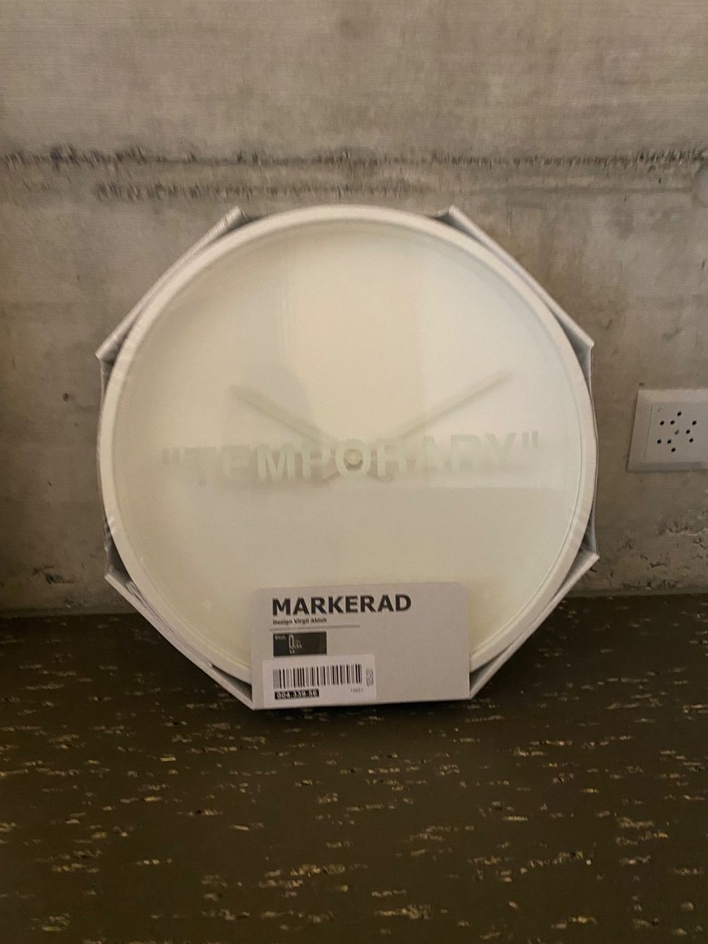 Orologi: Virgil Abloh / IKEA - TEMPORARY Wanduhr Original verpackt – Nuovo e nell'imballaggio originale da Zürich venduto da oc234