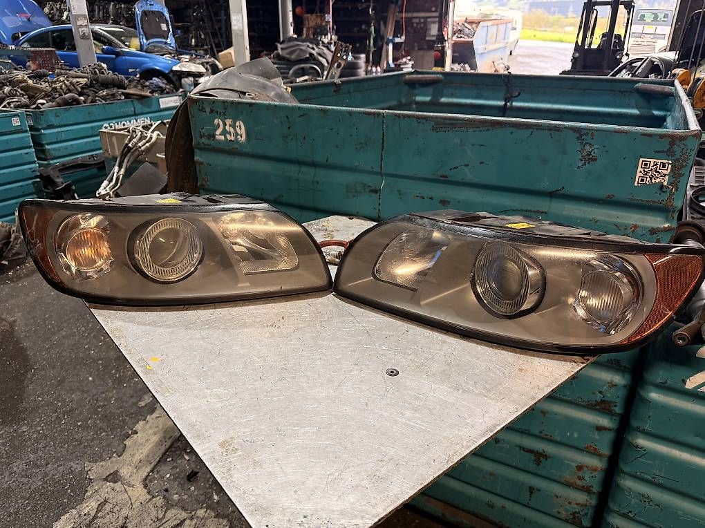 Fari: Scheinwerfer Volvo S40 / V50  – Usato da Udligenswil venduto da Sch2s