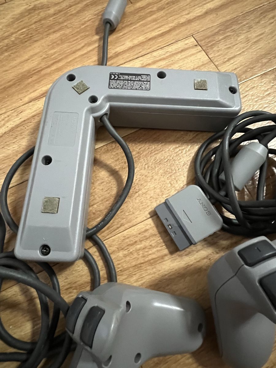 Sony Controller: Sony PlayStation PS1 Multitap Original + Analog Controller S – Usato da Muralto venduto da dan_pf8r 7