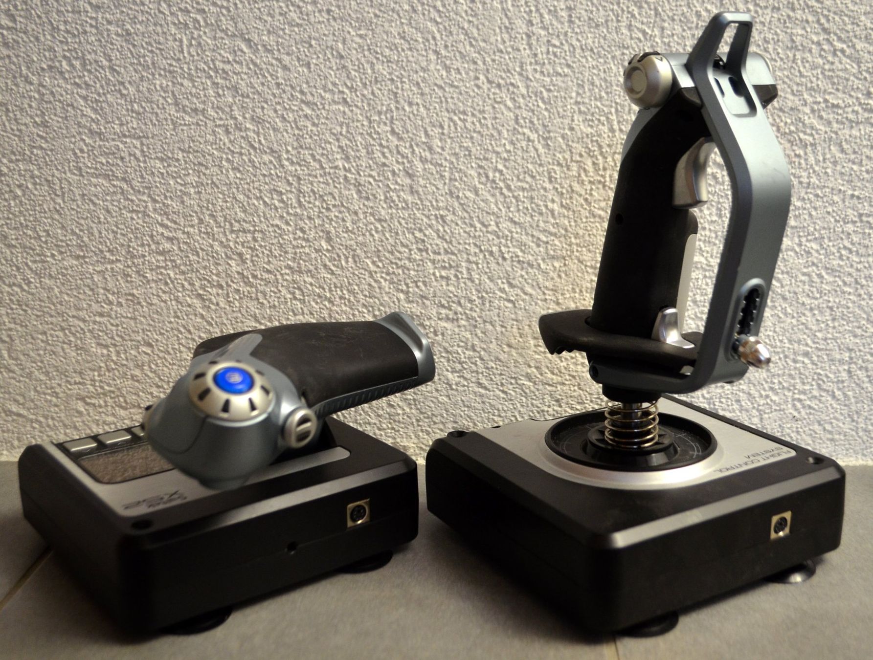 Logitech Controller: LOGITECH G X52 Flight Control System Joystick – Difettoso da Collonges venduto da arashee 4