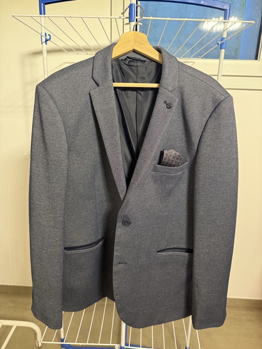 Maddison Jacken: Giacca uomo blu Maddison,taglia 58, perfetta – Gebraucht aus Ludiano von sheshe26 2