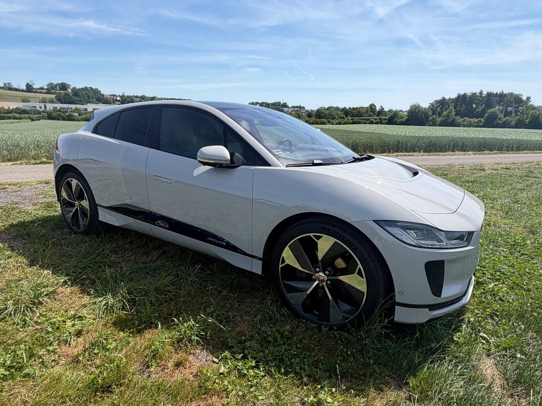 Jaguar Automobili: Jaguar I-PACE EV400 SE AWD – Usato da Opfikon venduto da Gomborix 1
