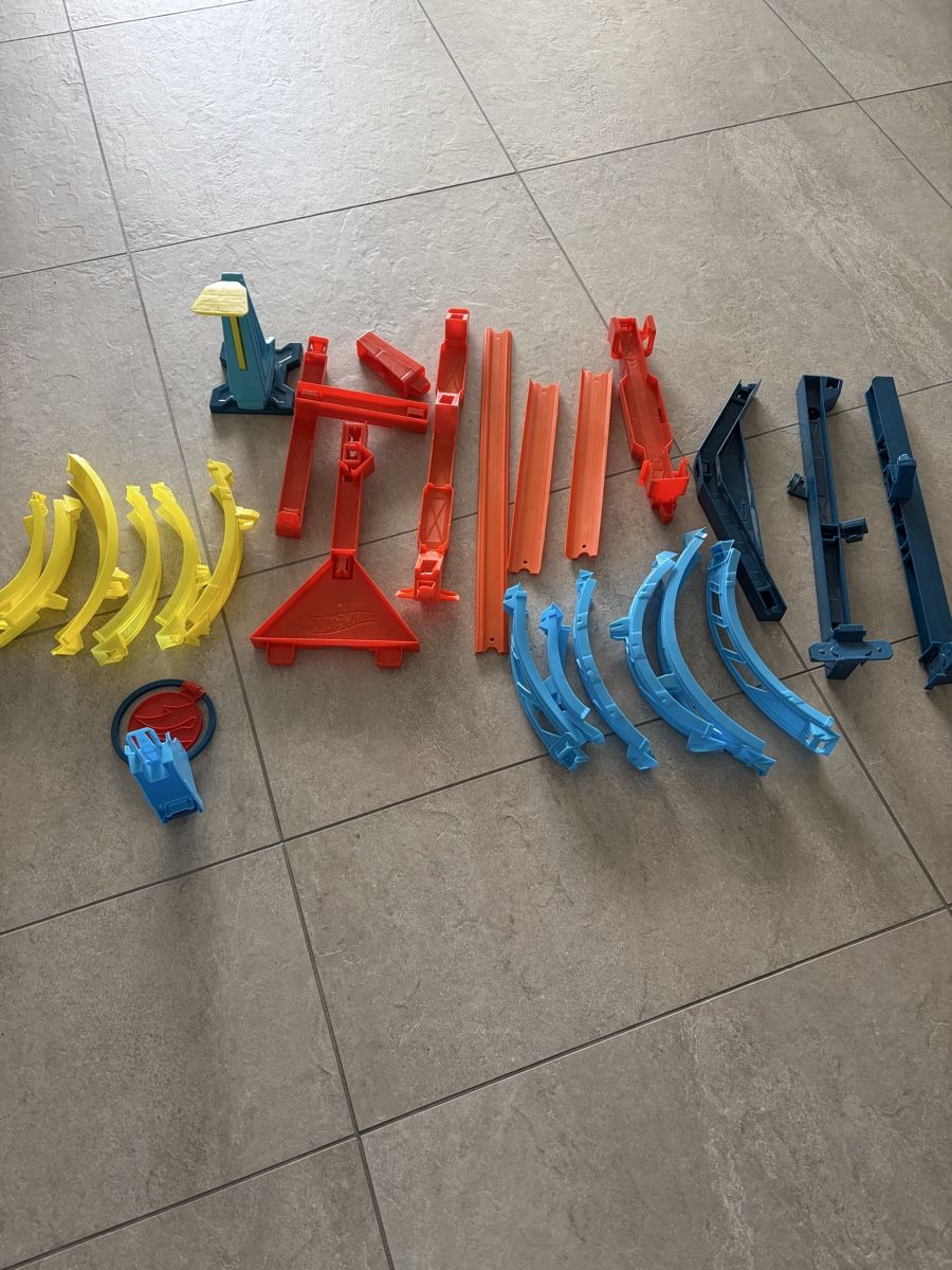 Hot Wheels Spielzeuge: Hot Wheels Corkscrew Crash Track Set (Korkenzieher-Looping-B – Gebraucht aus Waltenschwil von Maura387 1