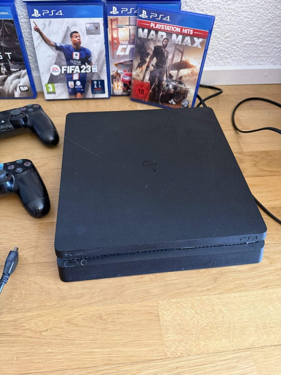 Sony Console: PS4 Konsole mit 10 Games – Usato da Ehrendingen venduto da edelkram 1