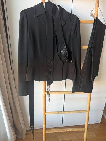 Ensemble Valentino Roma — veste pailletée & pantalon noir —