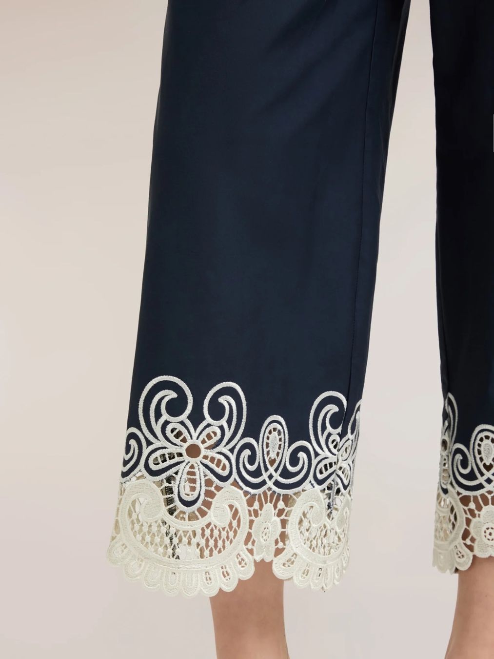 Pantaloni: Hose mit Spitze NEU – Usato da Maroggia venduto da Luca_Ferrario 3