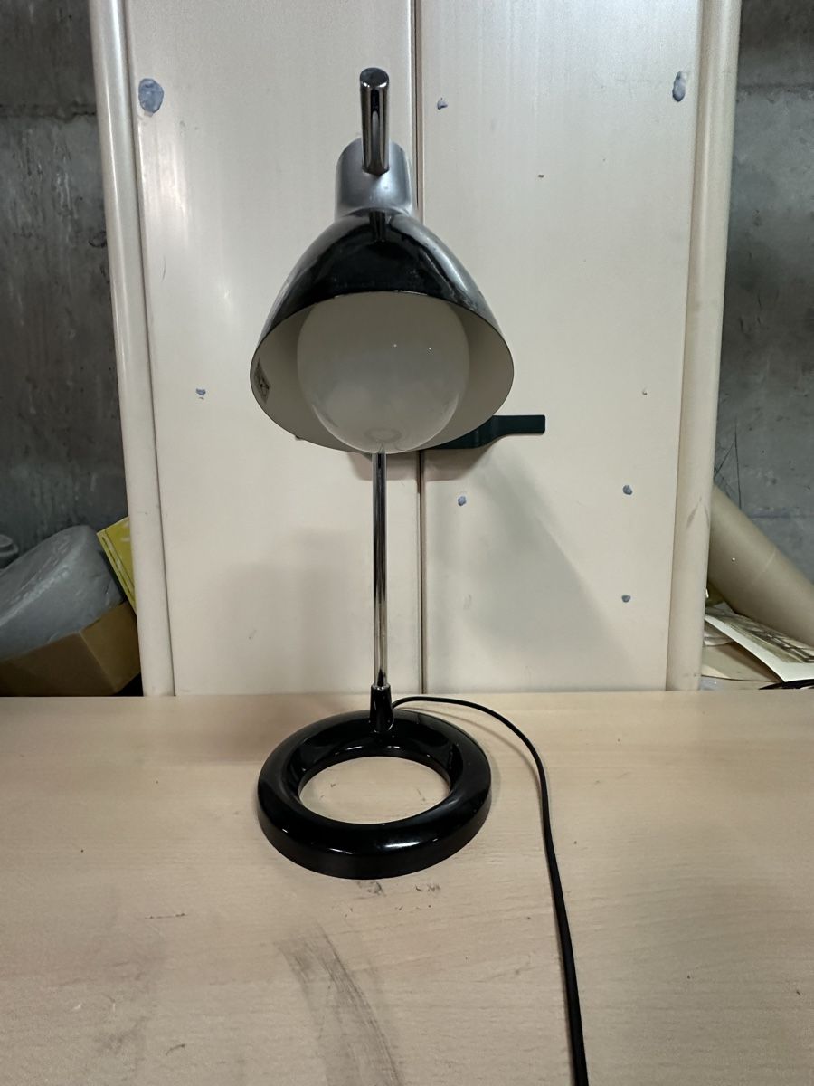 Lampade: Lampe de bureau noire et argentée élégante – Usato da Lausanne venduto da artnouveau04 6